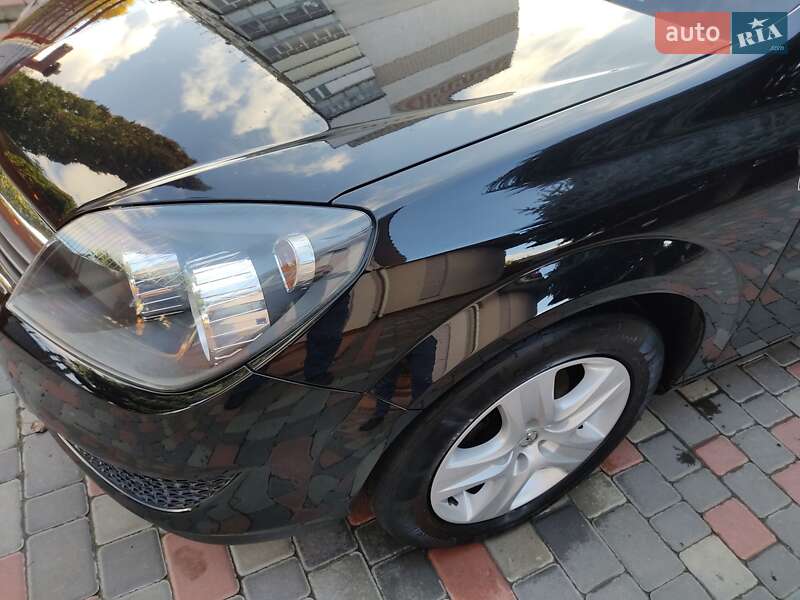 Универсал Opel Astra 2010 в Умани