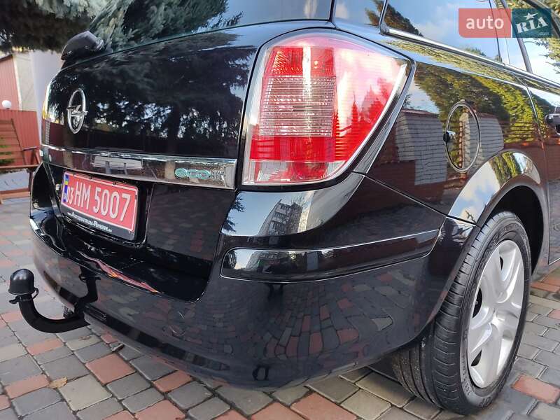 Универсал Opel Astra 2010 в Умани