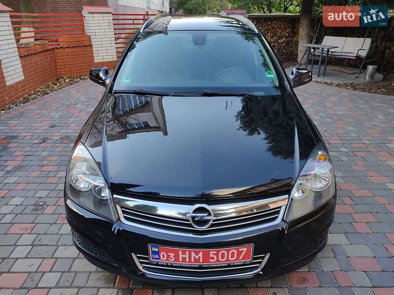 Универсал Opel Astra 2010 в Умани