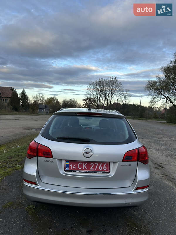 Универсал Opel Astra 2012 в Рожнятове