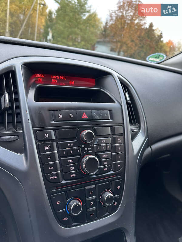 Универсал Opel Astra 2012 в Рожнятове