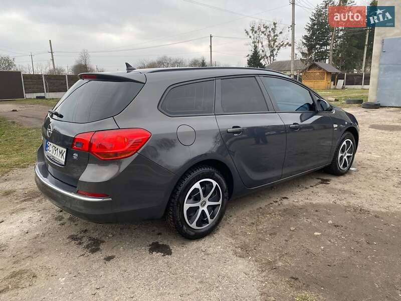 Універсал Opel Astra 2013 в Жовкві