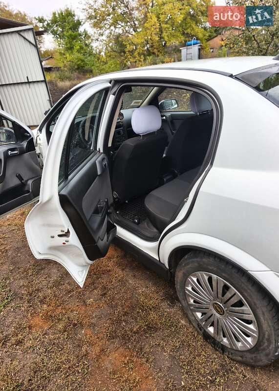Седан Opel Astra 2007 в Машевке фото 9 Седан Opel Astra 2007 в Машевке