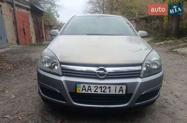 Хетчбек Opel Astra 2006 в  фото 5 Хетчбек Opel Astra 2006 в