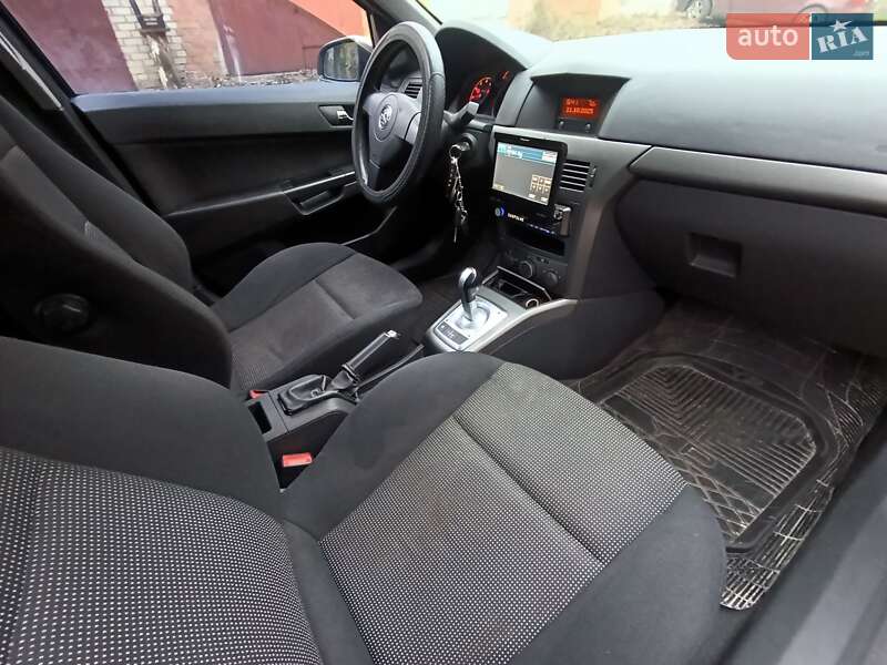 Хэтчбек Opel Astra 2006 в Киеве фото 8 Хэтчбек Opel Astra 2006 в Киеве