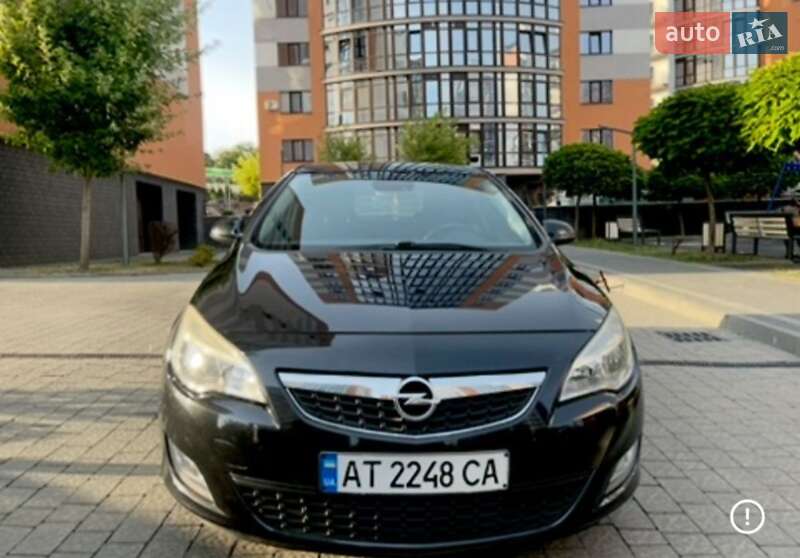 Хетчбек Opel Astra 2012 в Івано-Франківську фото Хетчбек Opel Astra 2012 в Івано-Франківську