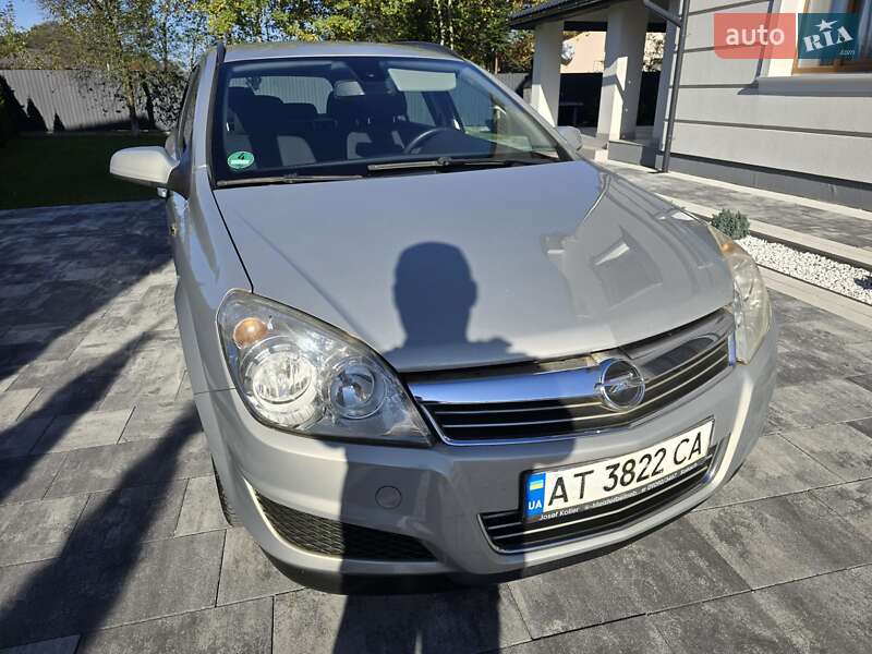 Універсал Opel Astra 2007 в Івано-Франківську