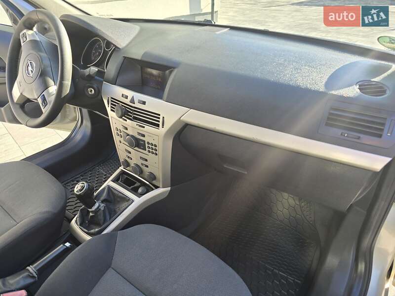 Універсал Opel Astra 2007 в Івано-Франківську