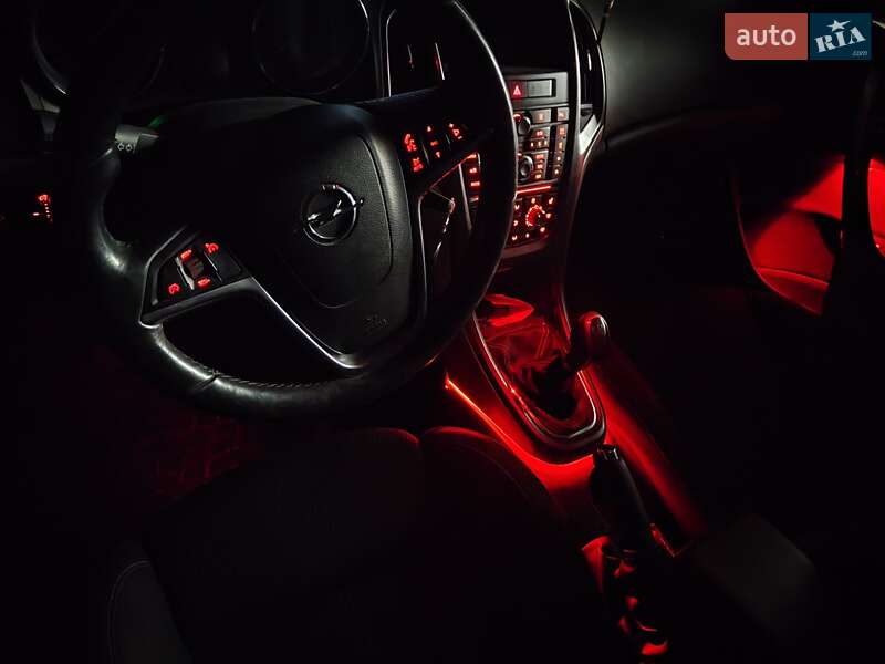 Универсал Opel Astra 2011 в Сарнах фото 13 Универсал Opel Astra 2011 в Сарнах