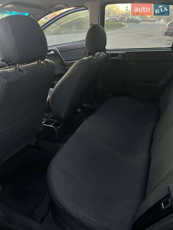 Седан Opel Astra 2005 в Житомирі фото 7 Седан Opel Astra 2005 в Житомирі