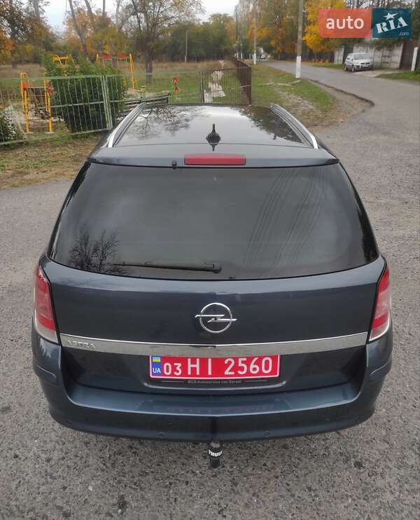Универсал Opel Astra 2010 в Харькове