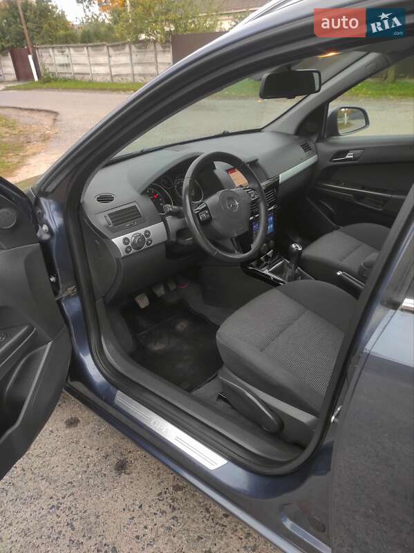 Универсал Opel Astra 2010 в Харькове