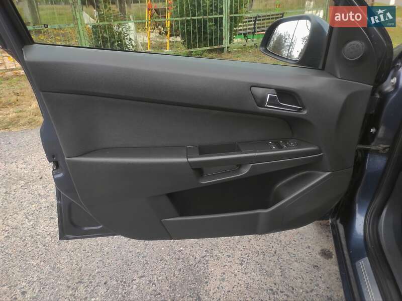 Универсал Opel Astra 2010 в Харькове