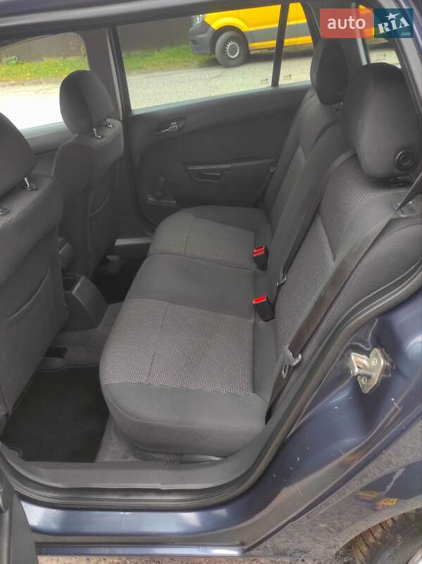 Универсал Opel Astra 2010 в Харькове