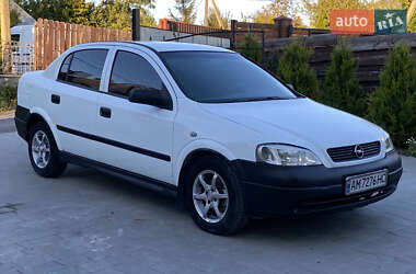 Седан Opel Astra 2000 в  фото 5 Седан Opel Astra 2000 в
