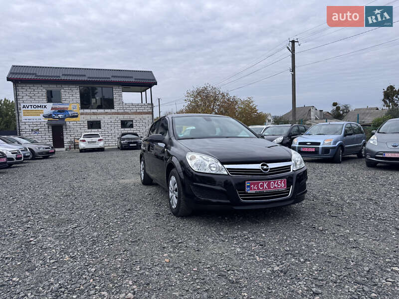 Хэтчбек Opel Astra 2009 в Звенигородке
