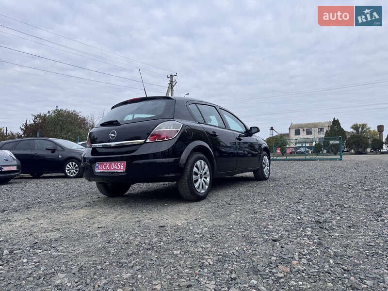 Хэтчбек Opel Astra 2009 в Звенигородке