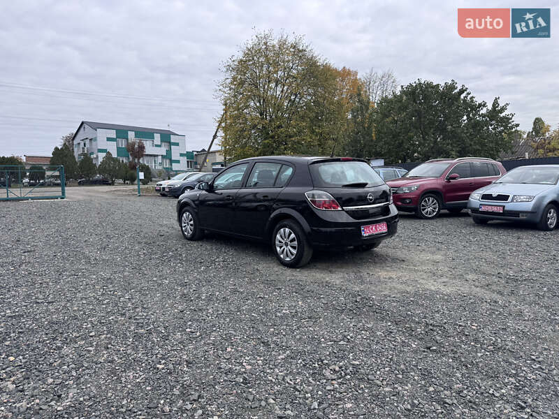Хэтчбек Opel Astra 2009 в Звенигородке