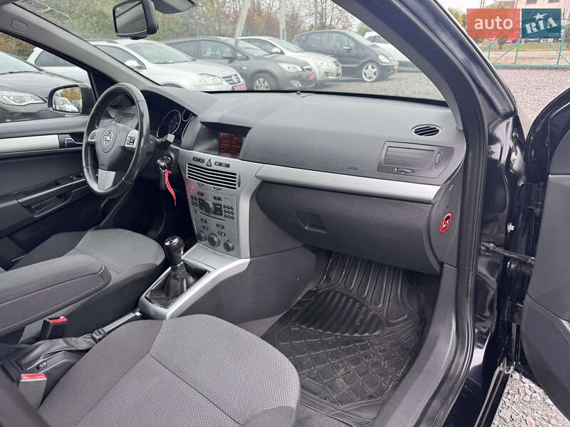 Хэтчбек Opel Astra 2009 в Звенигородке