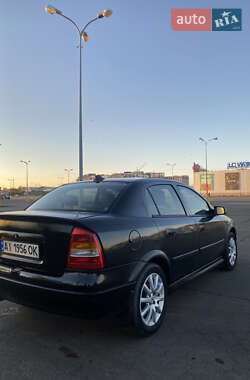Седан Opel Astra 2005 в 