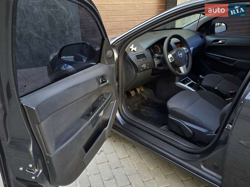 Хэтчбек Opel Astra 2012 в Тернополе фото 19 Хэтчбек Opel Astra 2012 в Тернополе