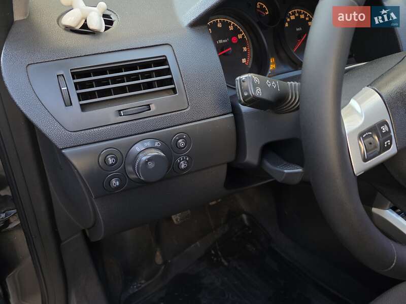 Хэтчбек Opel Astra 2012 в Тернополе фото 25 Хэтчбек Opel Astra 2012 в Тернополе