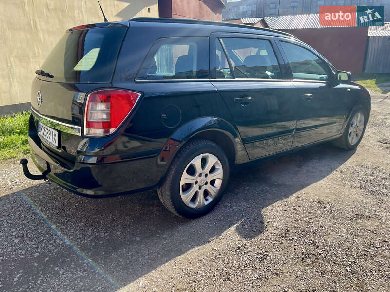 Универсал Opel Astra 2008 в Ровно
