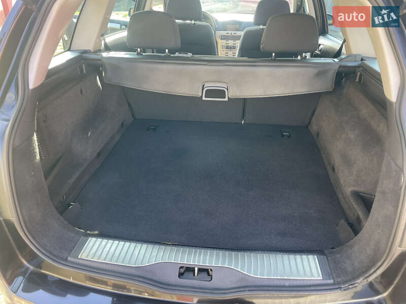 Универсал Opel Astra 2008 в Ровно