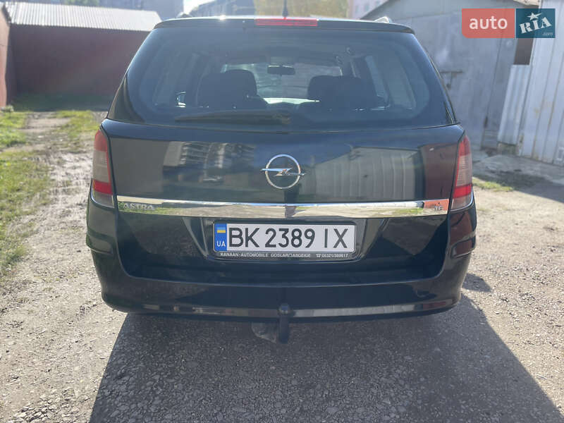 Универсал Opel Astra 2008 в Ровно
