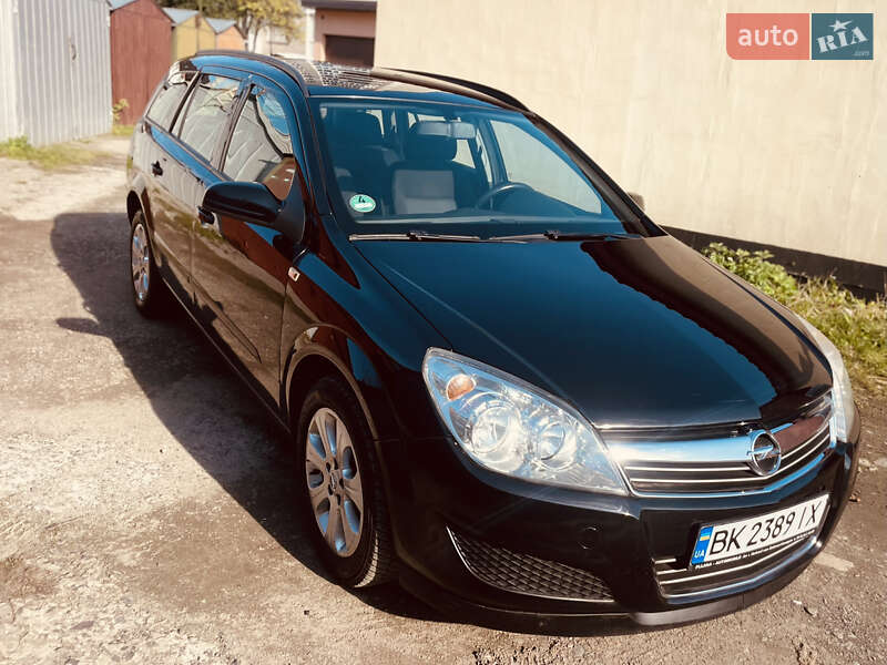 Универсал Opel Astra 2008 в Ровно