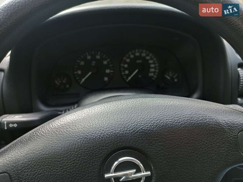 Седан Opel Astra 2007 в Кременчуці