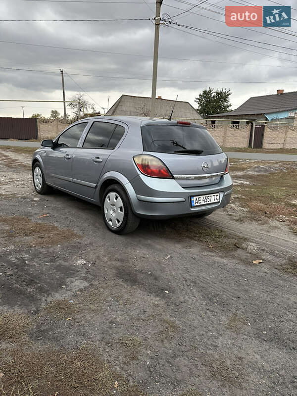 Хетчбек Opel Astra 2005 в Павлограді