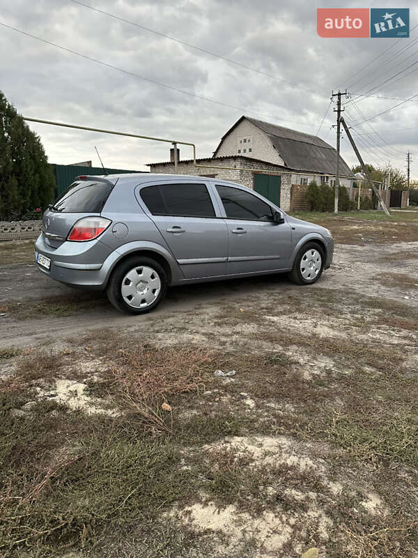 Хетчбек Opel Astra 2005 в Павлограді