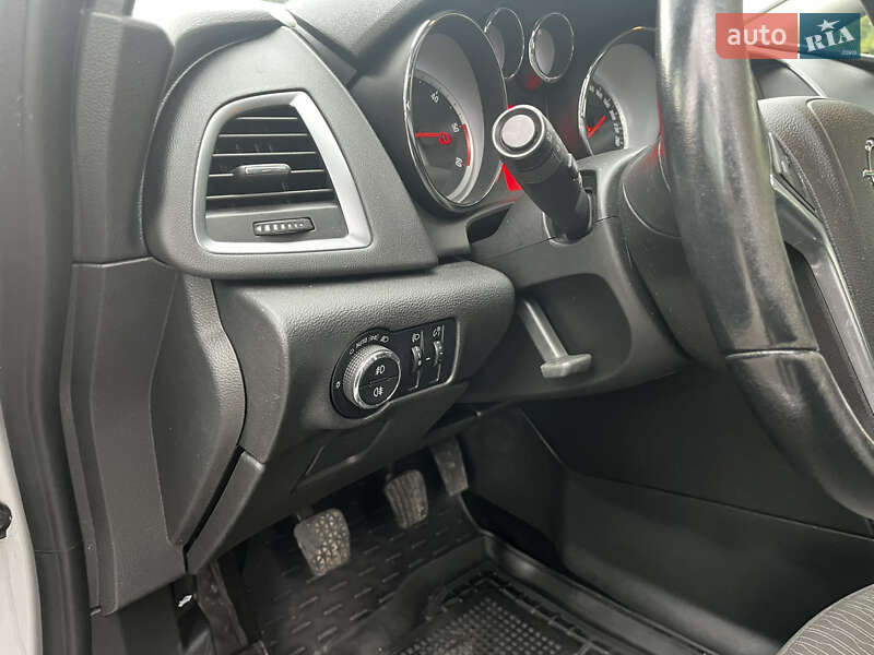 Универсал Opel Astra 2013 в Одессе фото 12 Универсал Opel Astra 2013 в Одессе