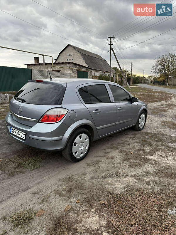 Хетчбек Opel Astra 2005 в Павлограді