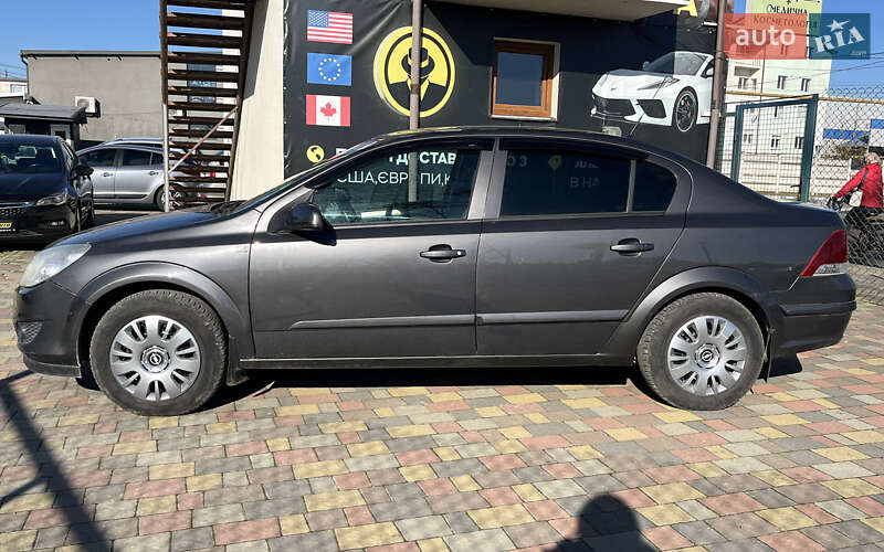 Седан Opel Astra 2008 в Стрые