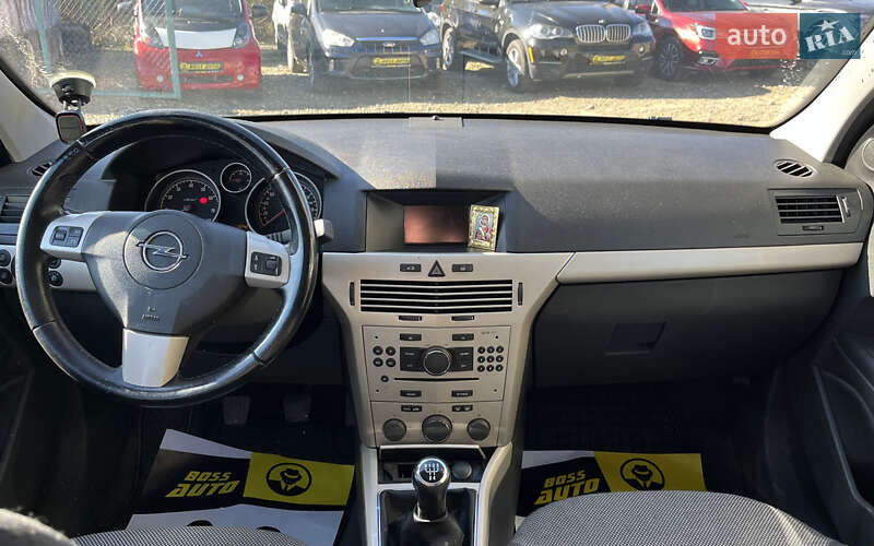 Седан Opel Astra 2008 в Стрые