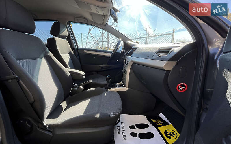 Седан Opel Astra 2008 в Стрые