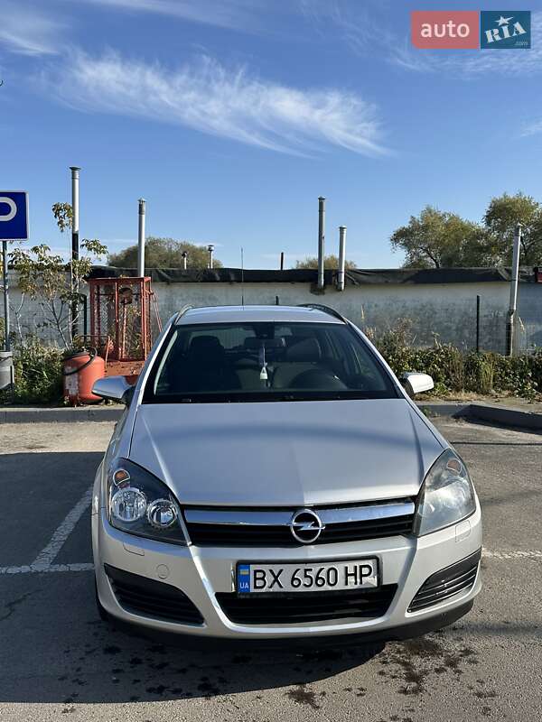 Универсал Opel Astra 2006 в  фото Универсал Opel Astra 2006 в