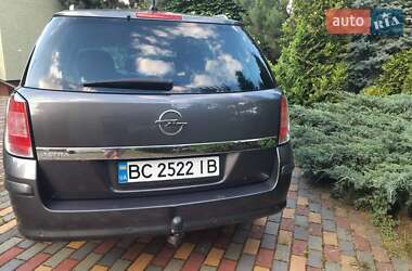 Универсал Opel Astra 2010 в 