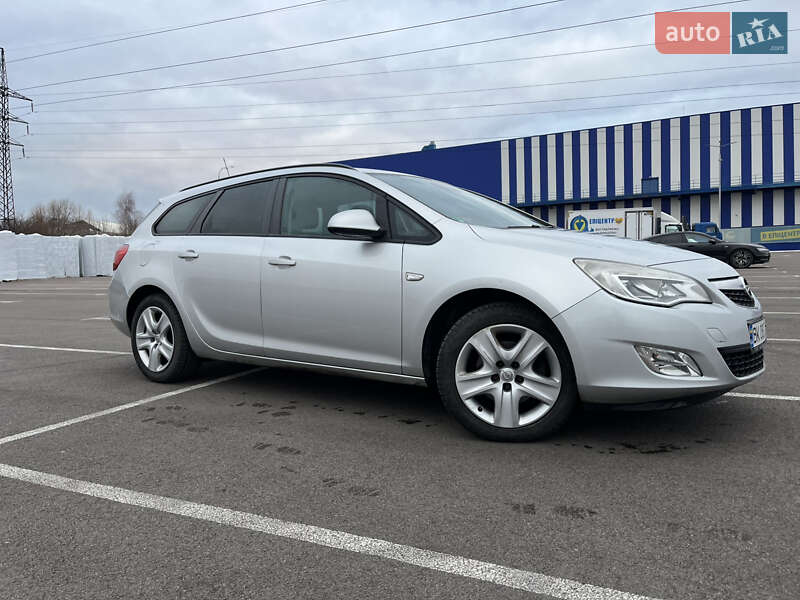 Универсал Opel Astra 2011 в Ровно фото 5 Универсал Opel Astra 2011 в Ровно