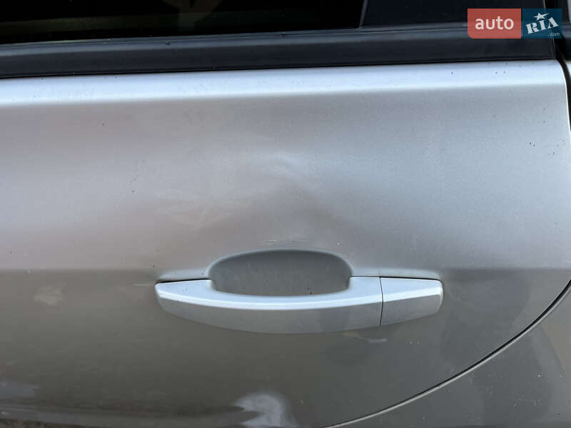 Универсал Opel Astra 2011 в Ровно фото 17 Универсал Opel Astra 2011 в Ровно