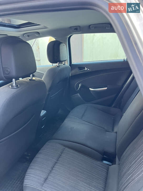 Универсал Opel Astra 2011 в Ровно фото 35 Универсал Opel Astra 2011 в Ровно