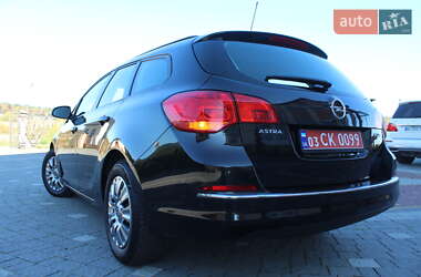 Универсал Opel Astra 2015 в 