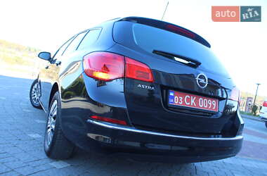 Универсал Opel Astra 2015 в 