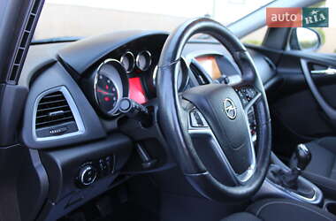 Универсал Opel Astra 2015 в 