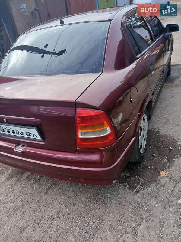 Седан Opel Astra 2003 в  фото Седан Opel Astra 2003 в