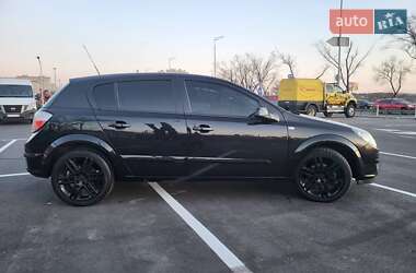 Хетчбек Opel Astra 2005 в 