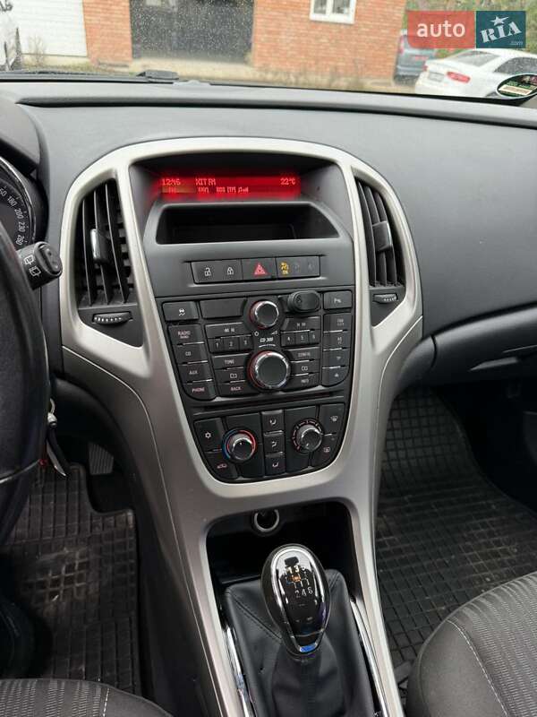 Универсал Opel Astra 2011 в Калиновке фото 11 Универсал Opel Astra 2011 в Калиновке
