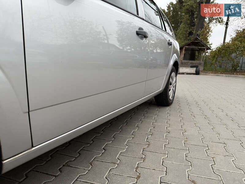 Универсал Opel Astra 2010 в Виннице